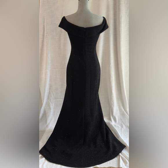Eliza J Off Shoulder Gown - Picture 10 of 10